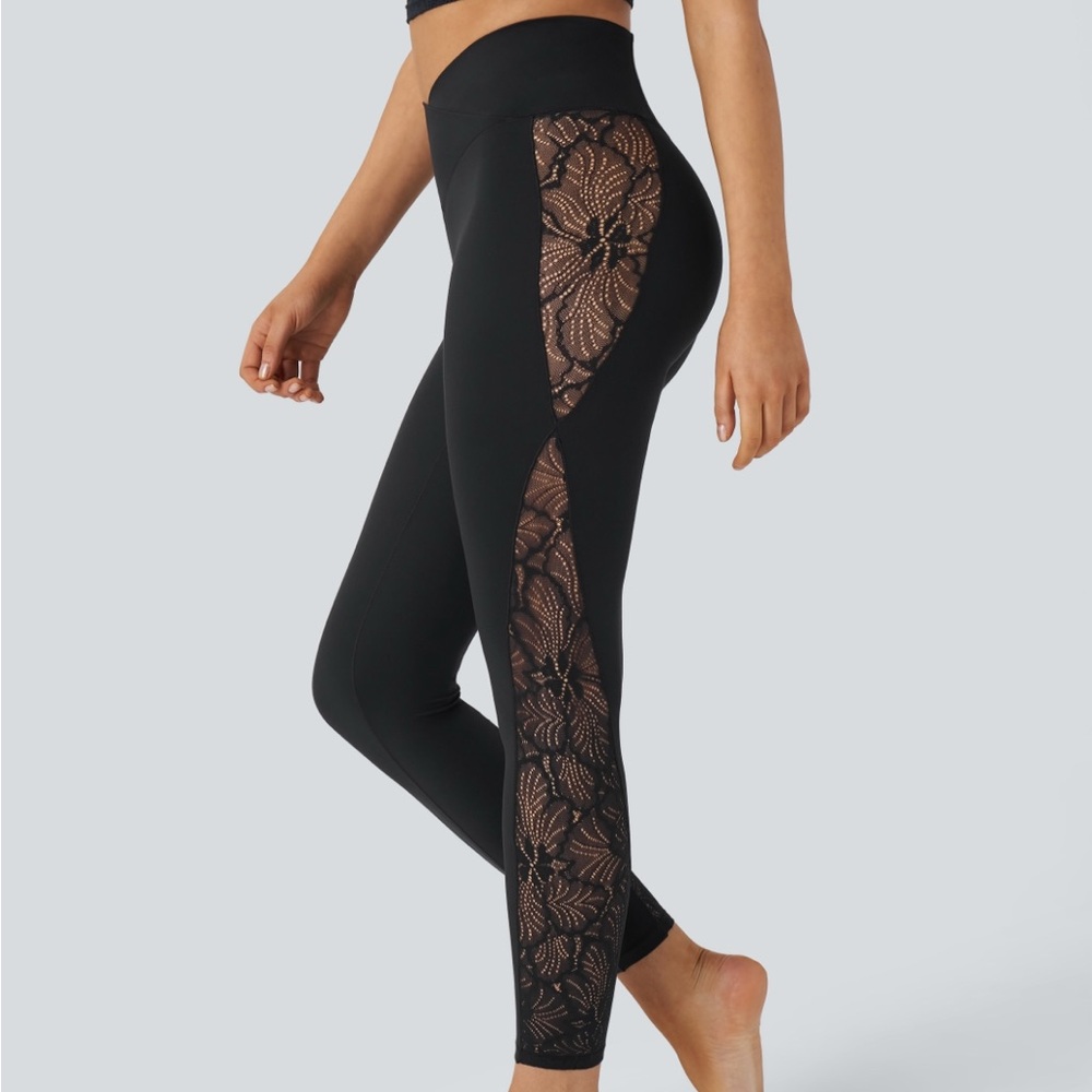 Halara Softlyzero™ High Waisted Crossover Contrast Lace Yoga 7/8 Leggings